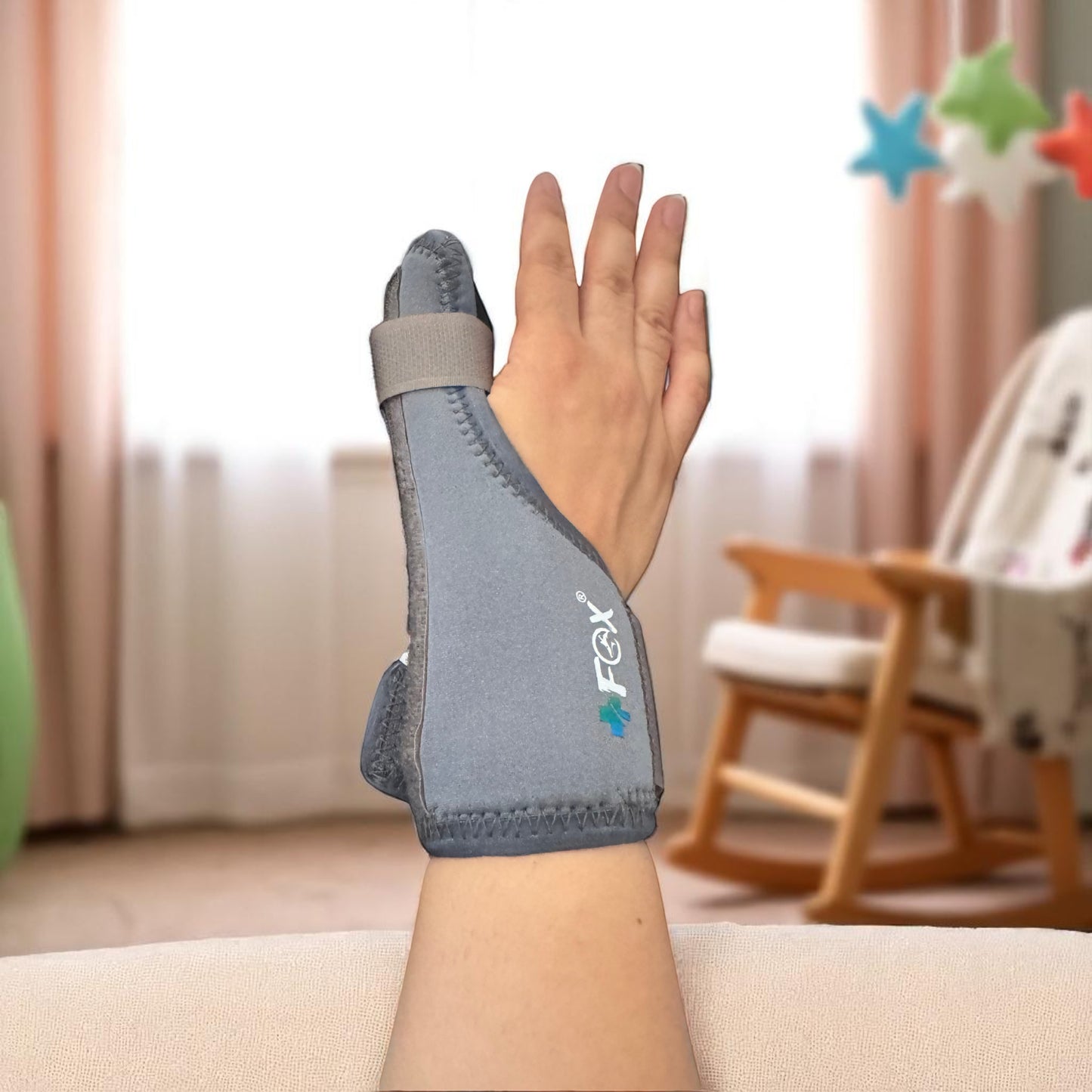 Maternity & Postpartum Thumb Support Brace – Relief for “Mommy’s Thumb” & Wrist Pain